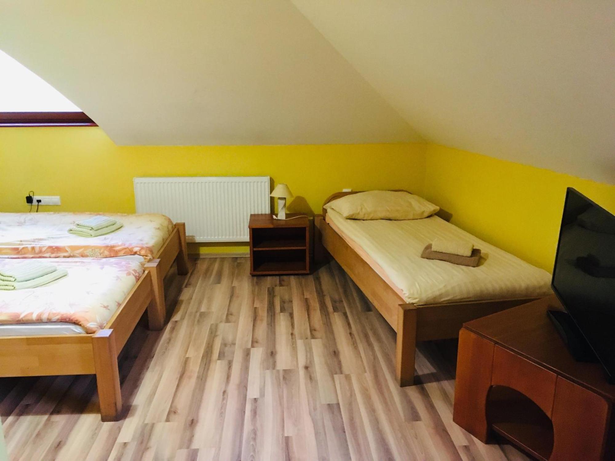 Penzion Bebek Filakovo Ruang foto